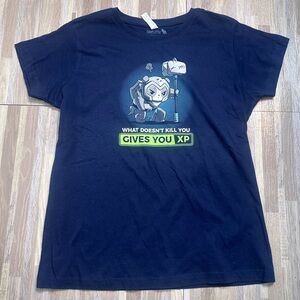 “What Doesn't Kill You Gives You XP" Women’s Large Graphic T-Shirt